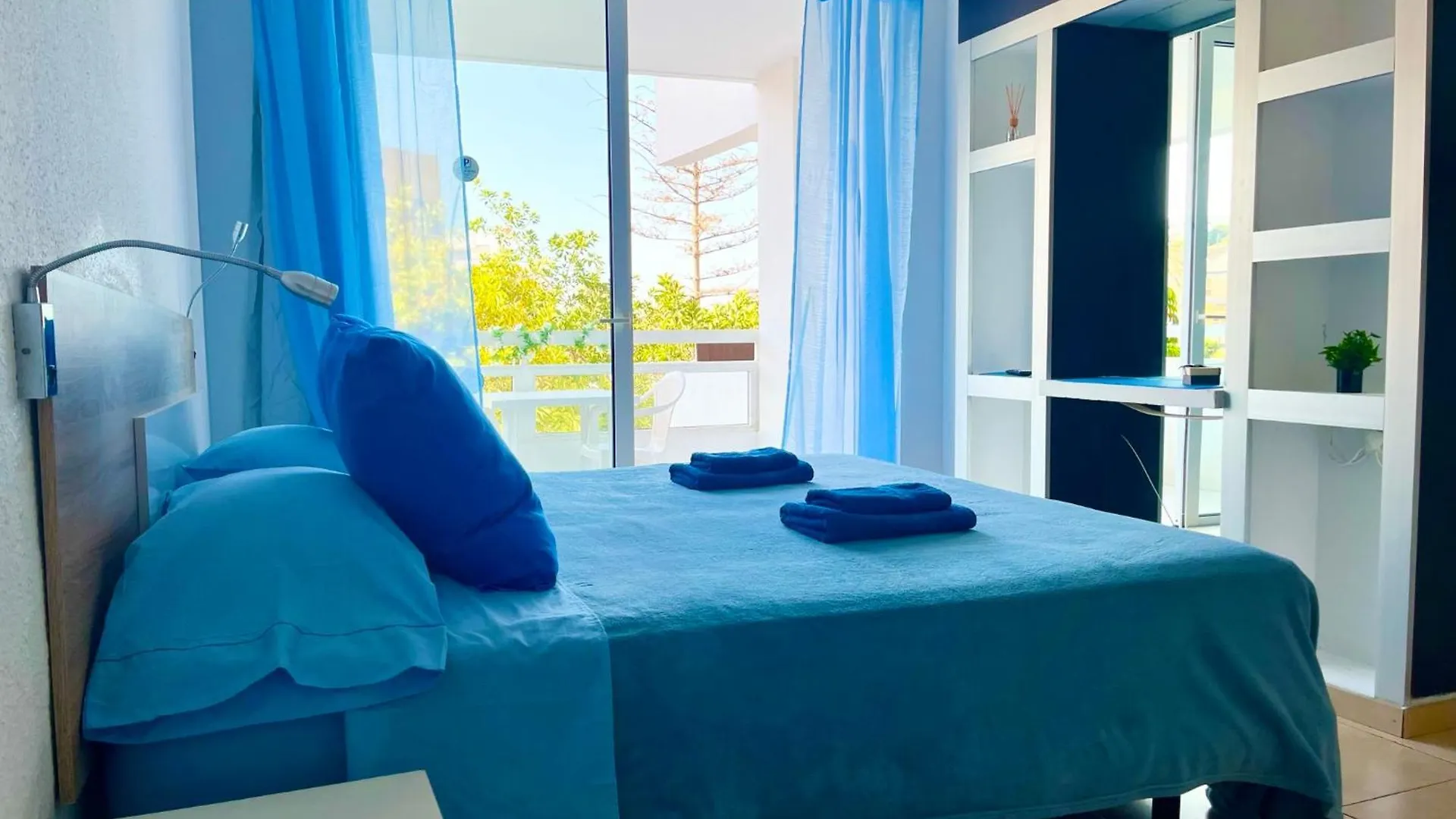 Gold Holidays Sea View Playa de las Americas  0*, Playa de las Americas (Tenerife)